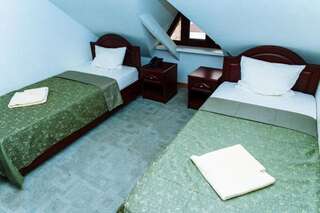 Гостиница Золотое Руно Кабардинка Двухместный номер эконом-класса с 2 отдельными кроватями-3