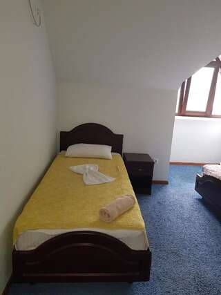 Гостиница Золотое Руно Кабардинка Двухместный номер эконом-класса с 2 отдельными кроватями-6