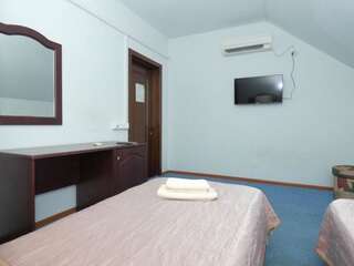 Гостиница Золотое Руно Кабардинка Двухместный номер эконом-класса с 2 отдельными кроватями-10
