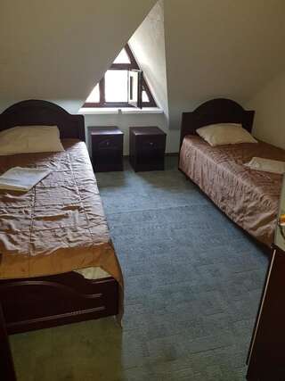 Гостиница Золотое Руно Кабардинка Двухместный номер эконом-класса с 2 отдельными кроватями-16